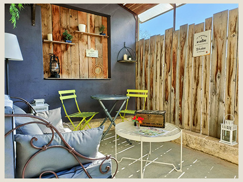 Terrasse privative ensoleillée de 20 m² à Saint-Drézéry, idéale pour un séjour détente
